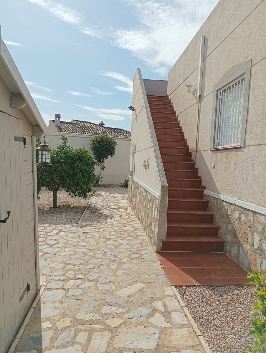 3 sovrum Villa till salu i Catral med pool garage - 329 900 € (Ref: 9418790)