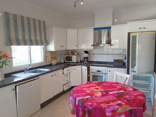 3 sypialnia Willa na sprzedaż w Catral z basenem garażem - 329 900 € (Ref: 9418790)