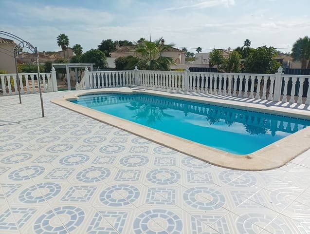 3 sypialnia Willa na sprzedaż w Catral z basenem garażem - 329 900 € (Ref: 9418790)