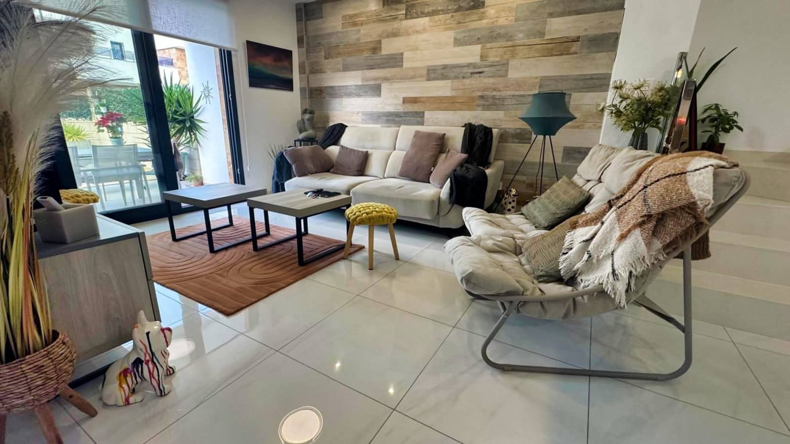 Chalet de 3 habitaciones en Benijófar en venta con piscina garaje - 359.990 € (Ref: 9557367)