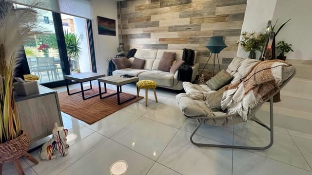 3 makuuhuone Huvila myytävänä paikassa Benijófar mukana uima-altaan 
autotalli - 359 990 € (Ref: 9557367)