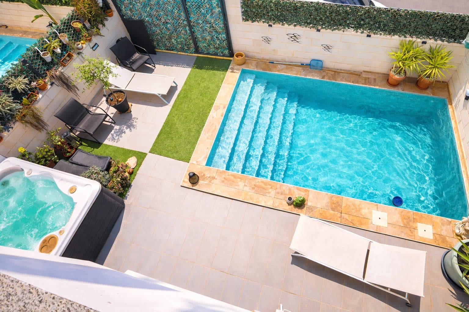 Chalet de 3 habitaciones en Benijófar en venta con piscina garaje - 359.990 € (Ref: 9557367)