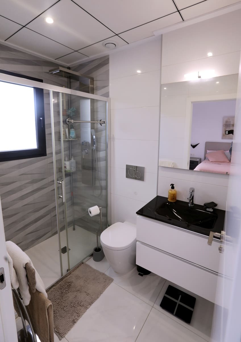 Chalet de 3 habitaciones en Benijófar en venta con piscina garaje - 359.990 € (Ref: 9557367)