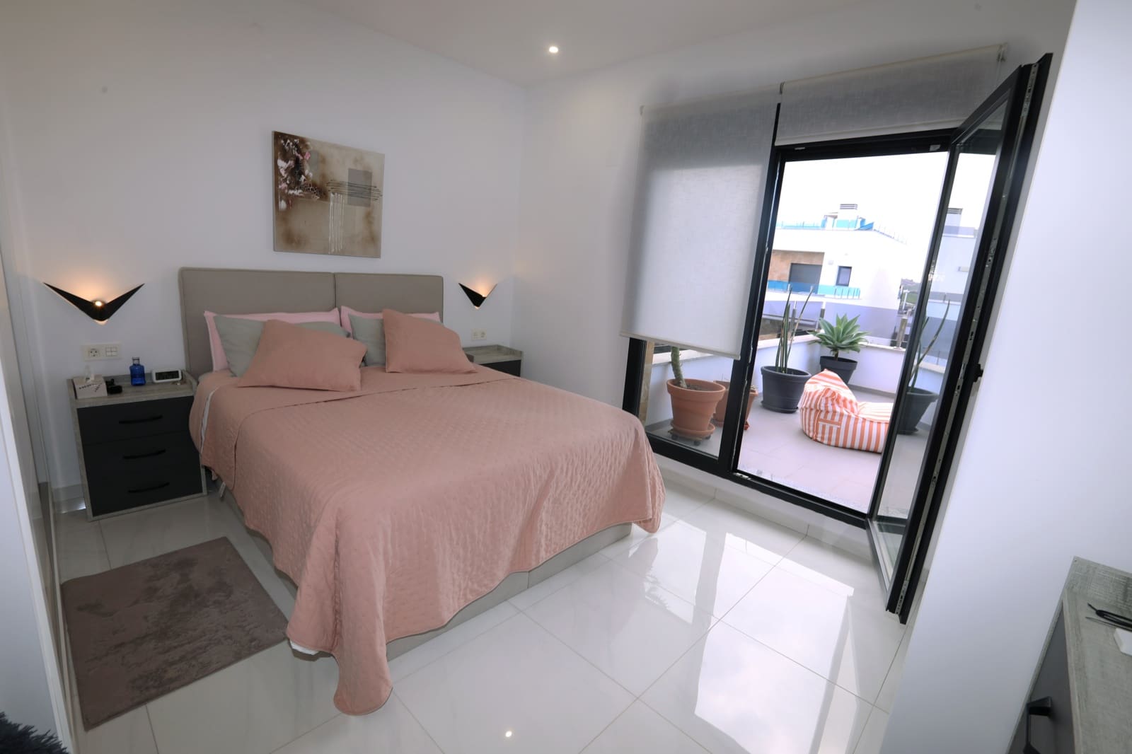 Chalet de 3 habitaciones en Benijófar en venta con piscina garaje - 359.990 € (Ref: 9557367)