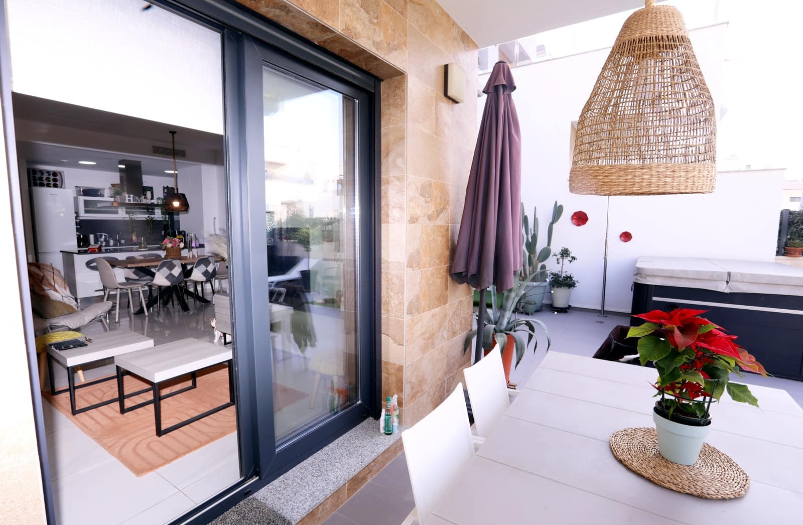 Chalet de 3 habitaciones en Benijófar en venta con piscina garaje - 359.990 € (Ref: 9557367)