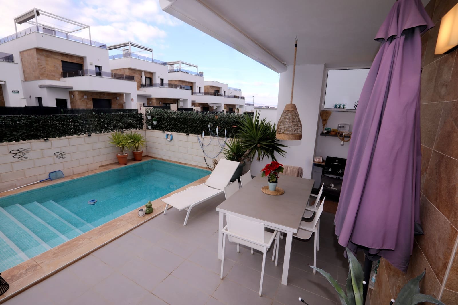 Chalet de 3 habitaciones en Benijófar en venta con piscina garaje - 359.990 € (Ref: 9557367)