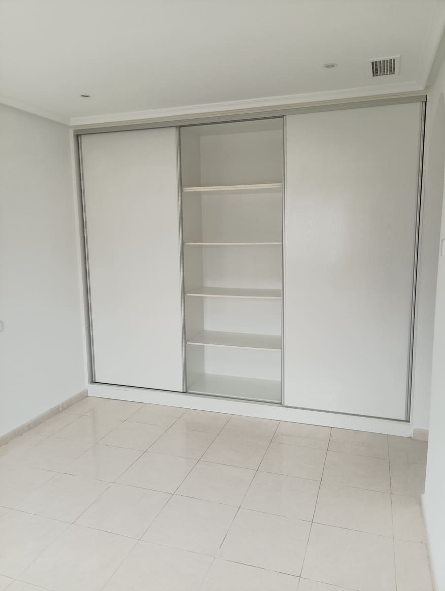 4 makuuhuone Huvila myytävänä paikassa Catral mukana uima-altaan 
autotalli - 425 000 € (Ref: 9588230)