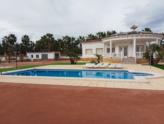 4 makuuhuone Huvila myytävänä paikassa Catral mukana uima-altaan 
autotalli - 425 000 € (Ref: 9588230)