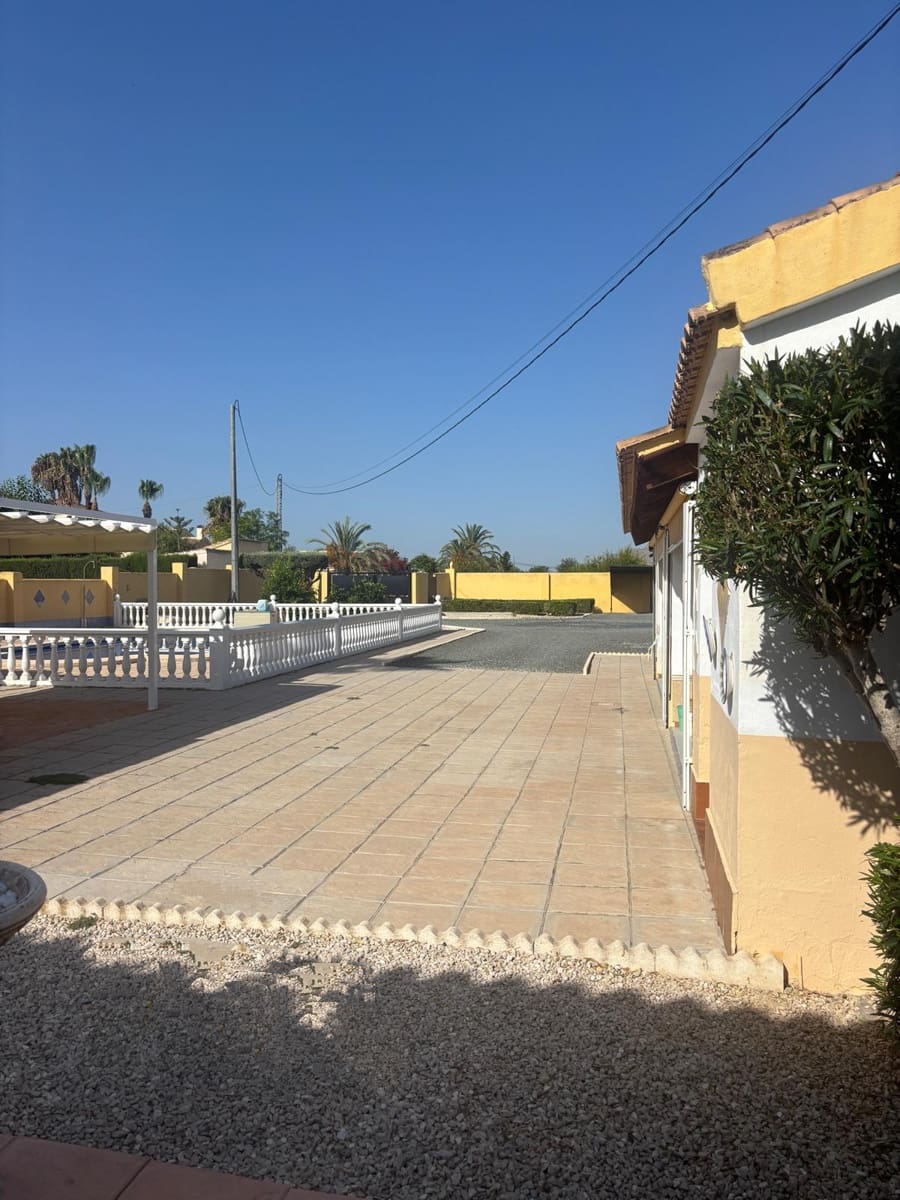 4 Zimmer Villa zu verkaufen in Catral mit Pool Garage - 369.000 € (Ref: 9730400)