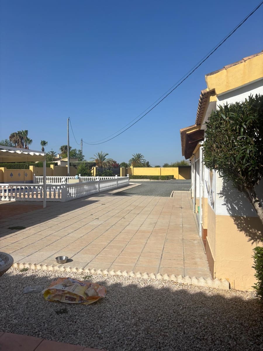 4 Zimmer Villa zu verkaufen in Catral mit Pool Garage - 369.000 € (Ref: 9730400)