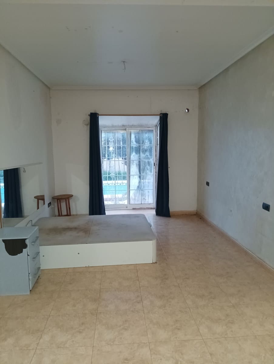 3 bedroom Villa for sale in Catral with pool - € 285,000 (Ref: 9730401)