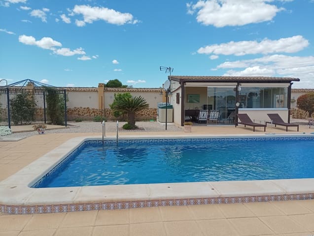 4 Zimmer Villa zu verkaufen in Catral mit Pool Garage - 369.000 € (Ref: 9833177)
