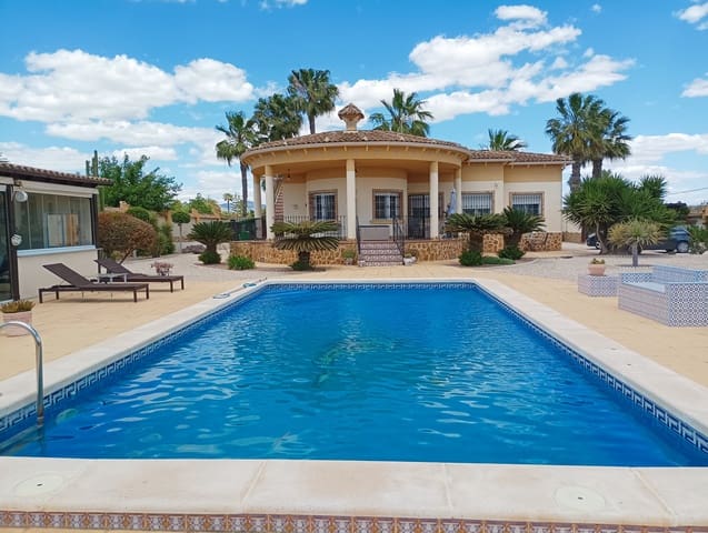 4 Zimmer Villa zu verkaufen in Catral mit Pool Garage - 369.000 € (Ref: 9833177)