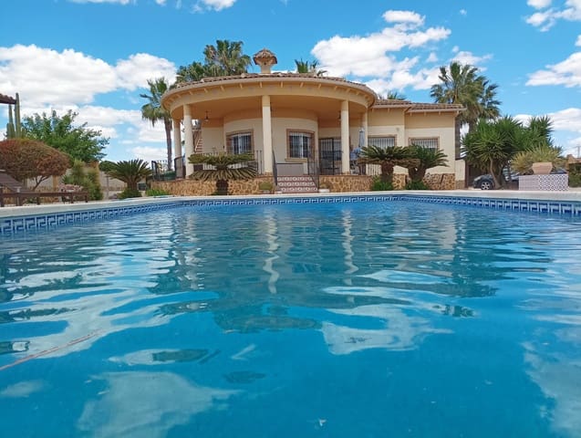 4 Zimmer Villa zu verkaufen in Catral mit Pool Garage - 369.000 € (Ref: 9833177)