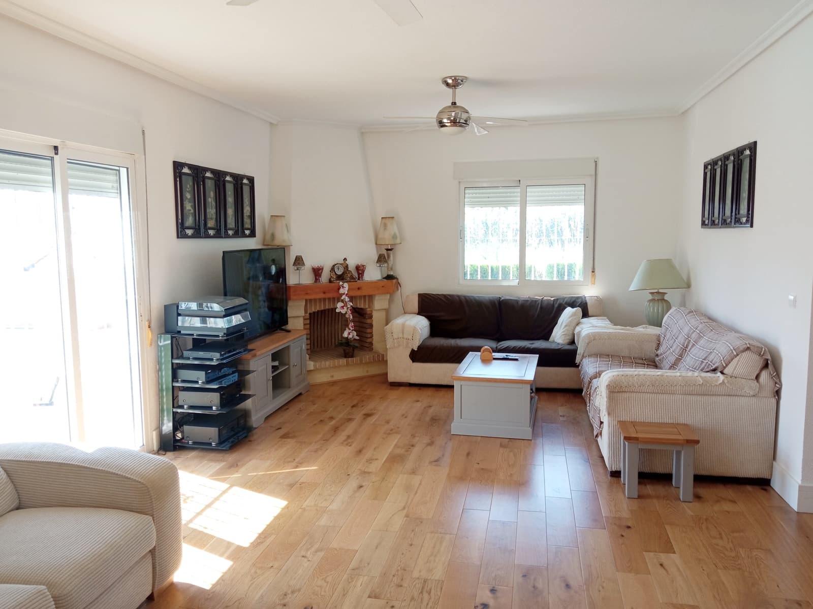 3 soveværelse Villa til salg i Catral med swimmingpool garage - € 390.900 (Ref: 9844601)