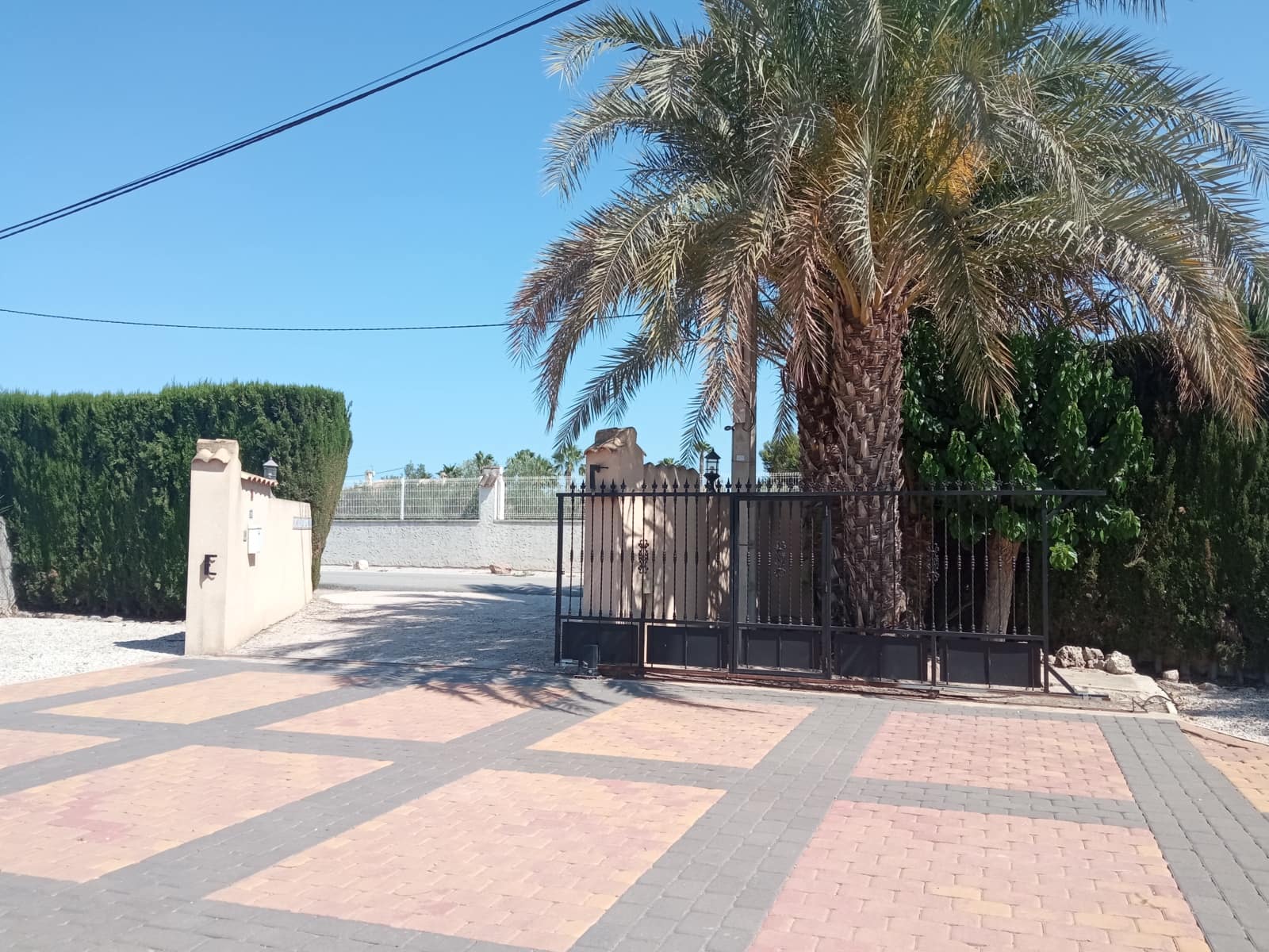 3 soveværelse Villa til salg i Catral med swimmingpool garage - € 390.900 (Ref: 9844601)