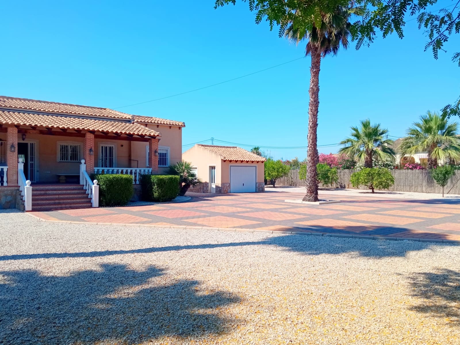 3 soveværelse Villa til salg i Catral med swimmingpool garage - € 390.900 (Ref: 9844601)