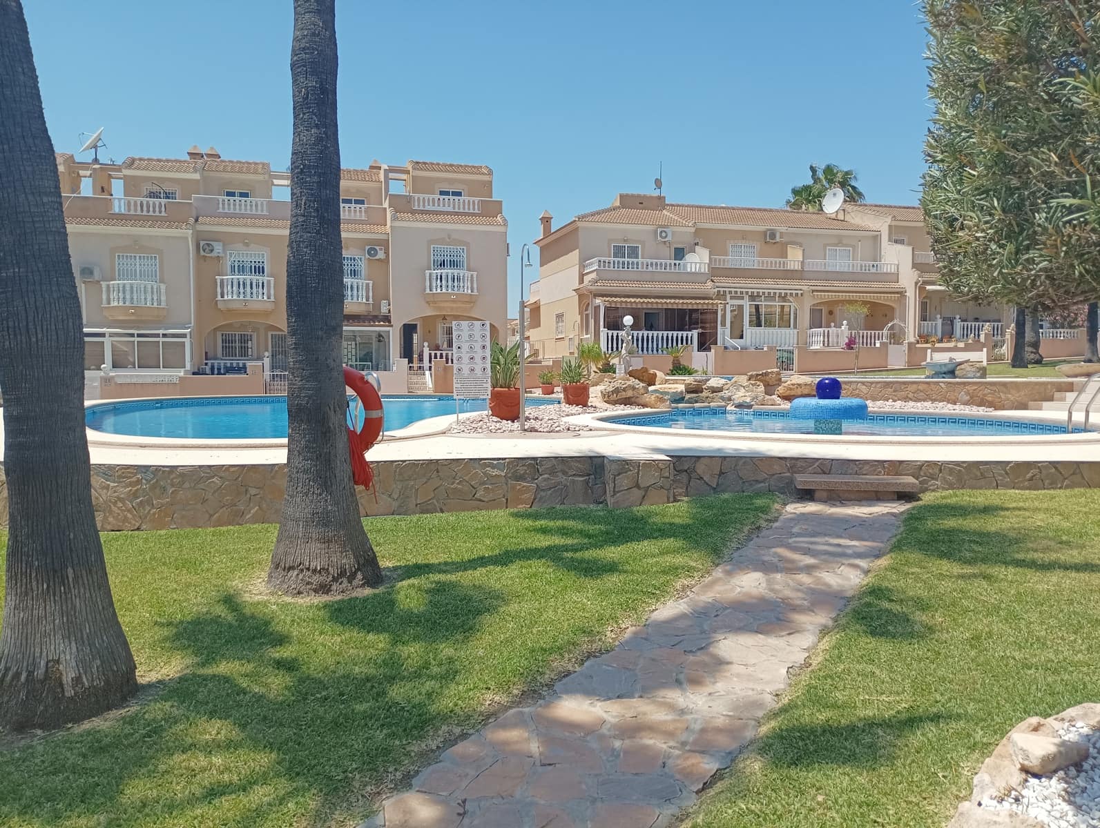 Pareado de 3 habitaciones en Ciudad Quesada en venta con piscina garaje - 245.000 € (Ref: 9880531)