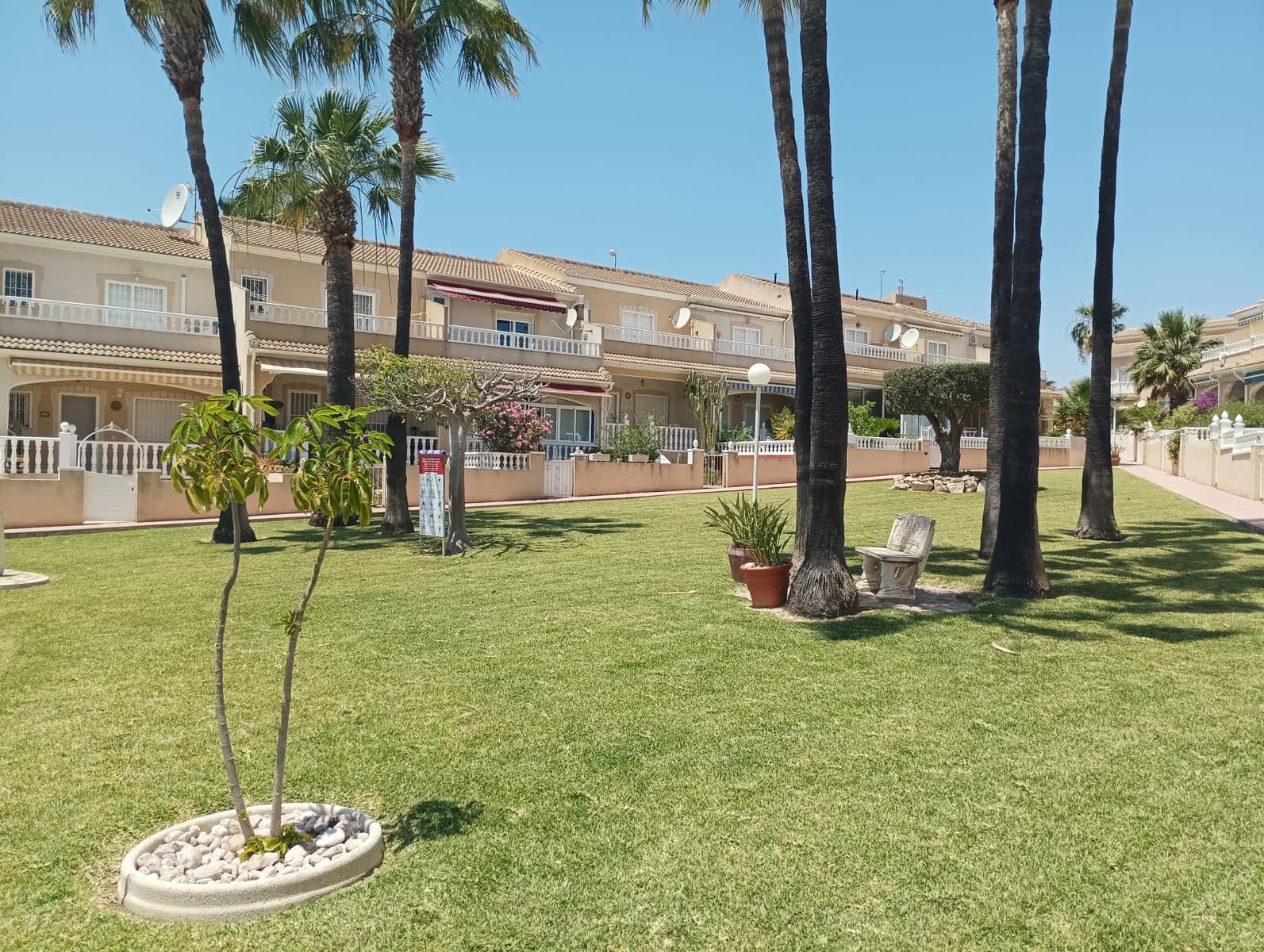 Pareado de 3 habitaciones en Ciudad Quesada en venta con piscina garaje - 245.000 € (Ref: 9880531)