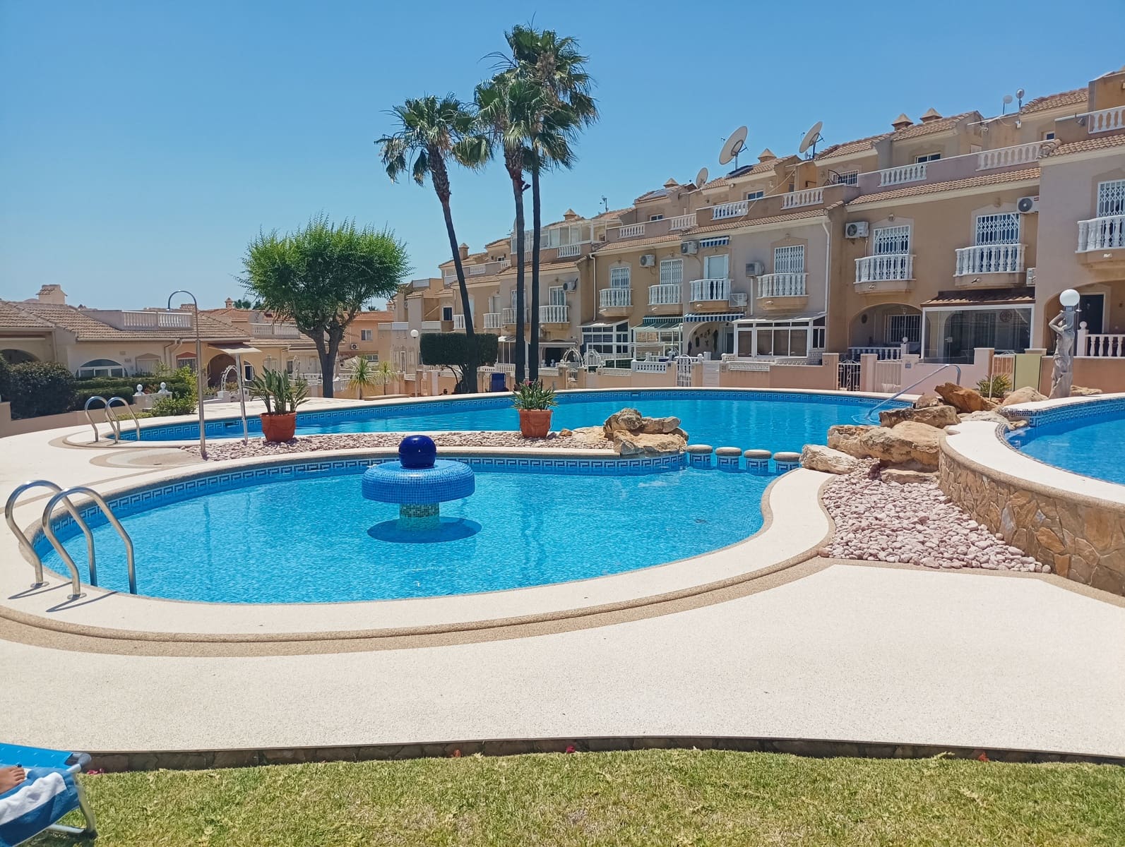 Pareado de 3 habitaciones en Ciudad Quesada en venta con piscina garaje - 245.000 € (Ref: 9880531)