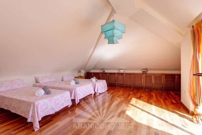 6 sovrum Villa till salu i Busot med pool garage - 595 000 € (Ref: 6517464)