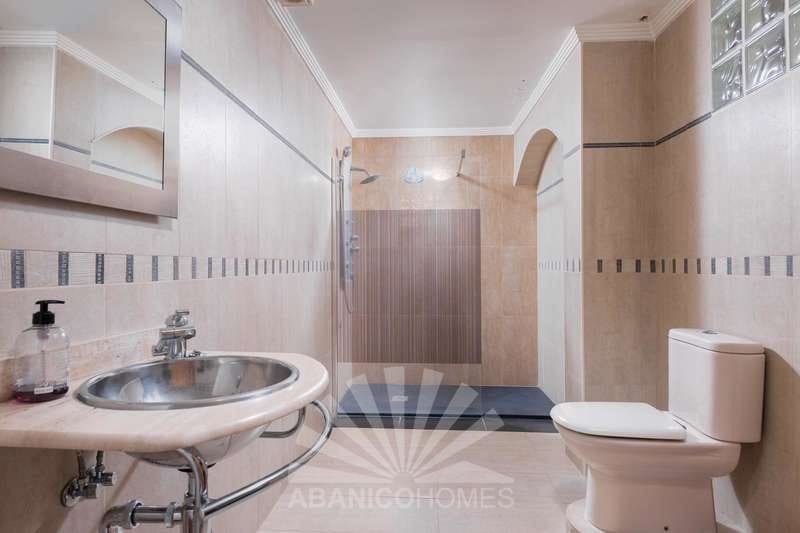 6 sovrum Villa till salu i Busot med pool garage - 595 000 € (Ref: 6517464)