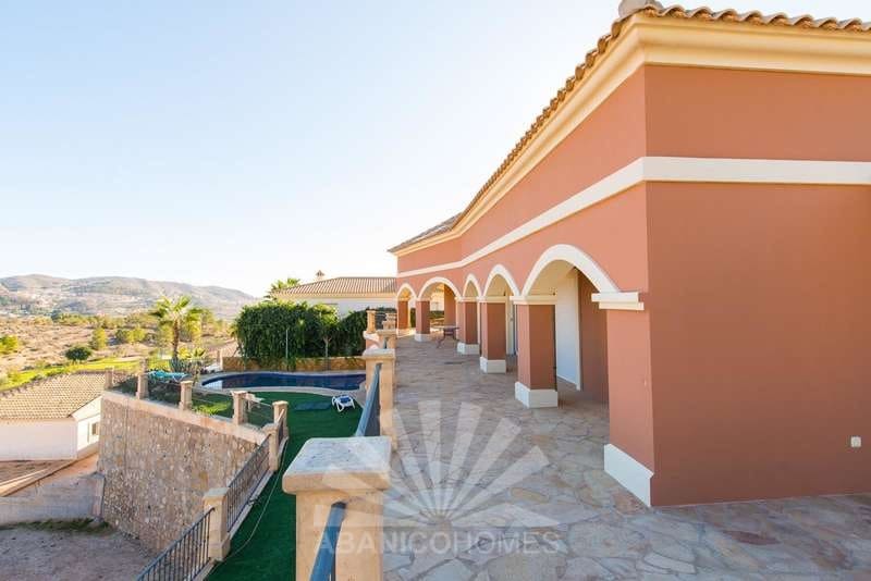 6 sovrum Villa till salu i Busot med pool garage - 595 000 € (Ref: 6517464)