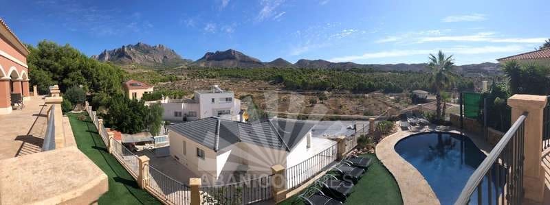 6 sovrum Villa till salu i Busot med pool garage - 595 000 € (Ref: 6517464)