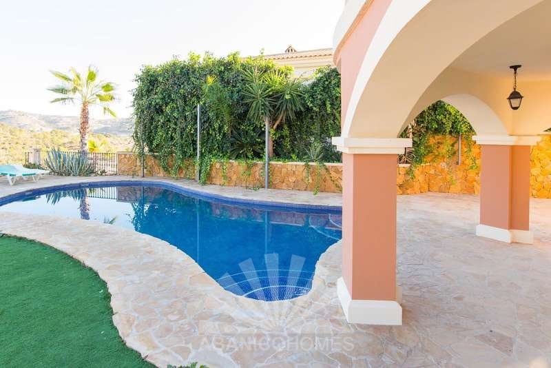 6 sovrum Villa till salu i Busot med pool garage - 595 000 € (Ref: 6517464)