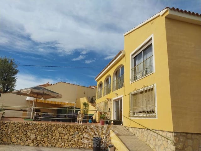 6 quarto Moradia para venda em La Nucia com piscina garagem - 549 000 € (Ref: 7853279)