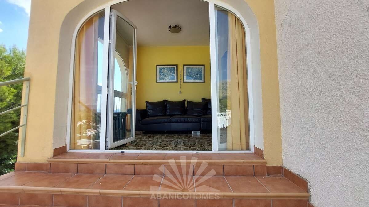 6 soveværelse Villa til salg i La Nucia med swimmingpool garage - € 549.000 (Ref: 7853279)