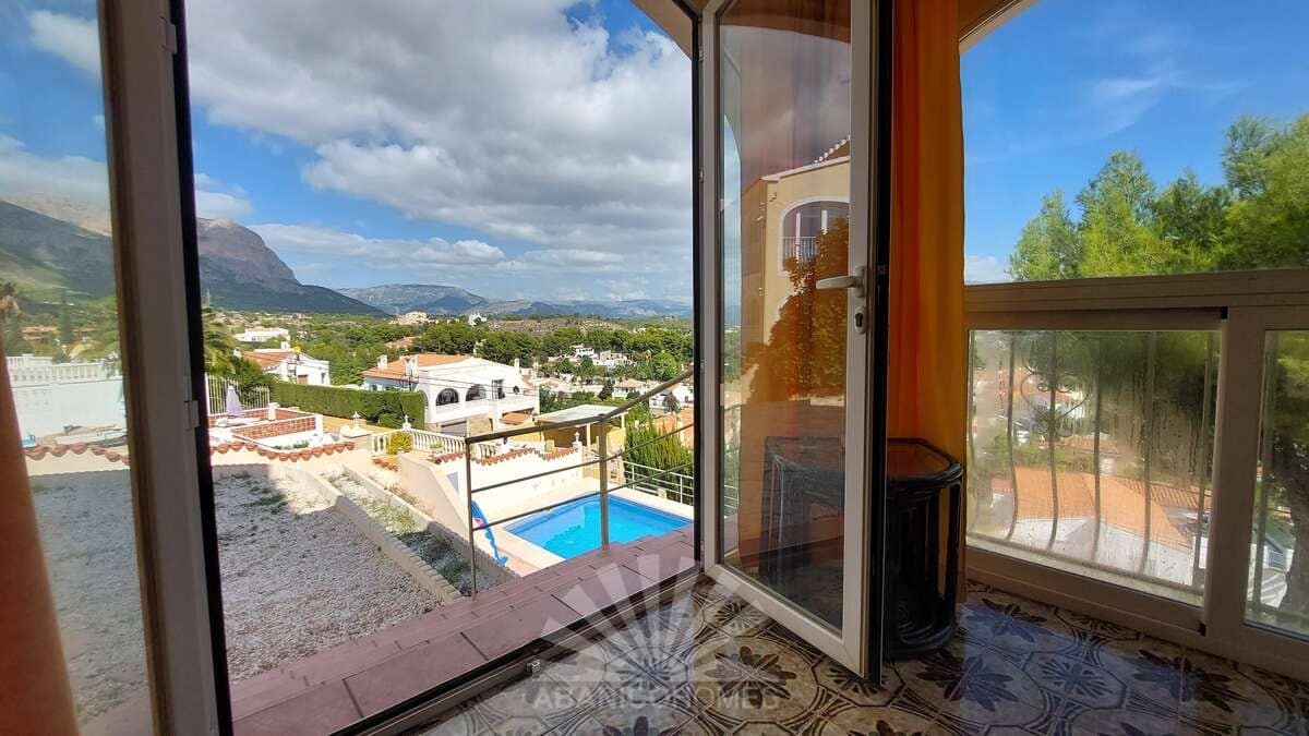 6 soveværelse Villa til salg i La Nucia med swimmingpool garage - € 549.000 (Ref: 7853279)
