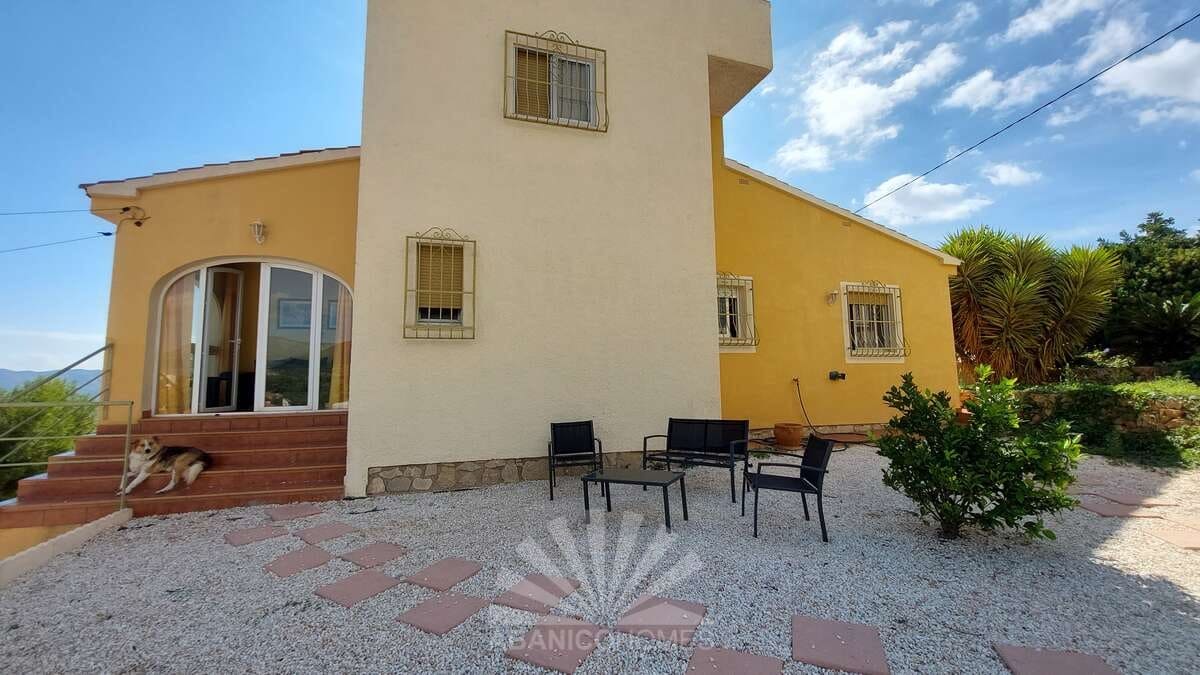6 soveværelse Villa til salg i La Nucia med swimmingpool garage - € 549.000 (Ref: 7853279)