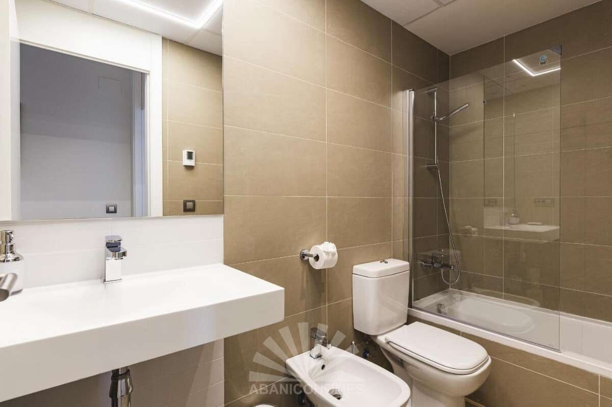 2 chambre Appartement à vendre à Benidorm avec piscine garage - 438 900 € (Ref: 8688869)