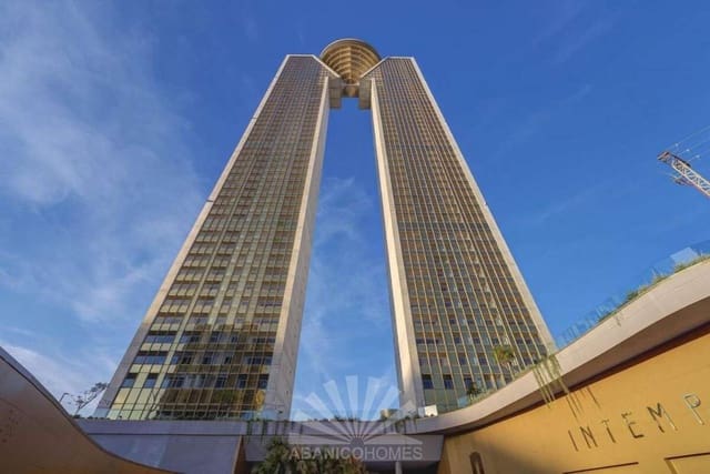Apartamento de 2 habitaciones en Poniente, Benidorm en venta con piscina garaje - 419.000 € (Ref: 8688869)