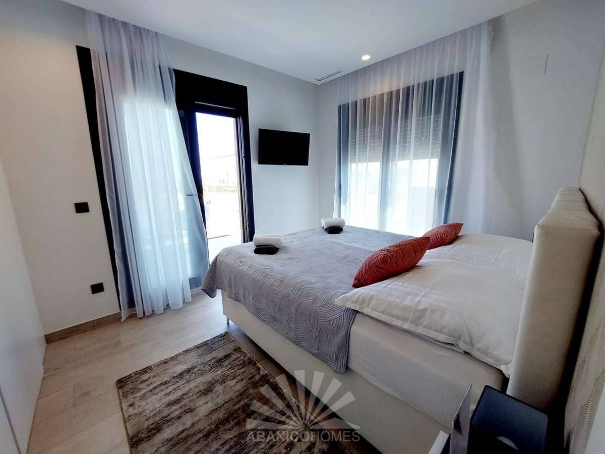 3 soveværelse Byhus til leje i Finestrat med swimmingpool garage - € 3.000 (Ref: 8746401)