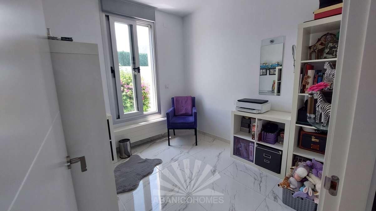 2 makuuhuone Huvila myytävänä paikassa Polop mukana uima-altaan 
autotalli - 530 000 € (Ref: 9177162)