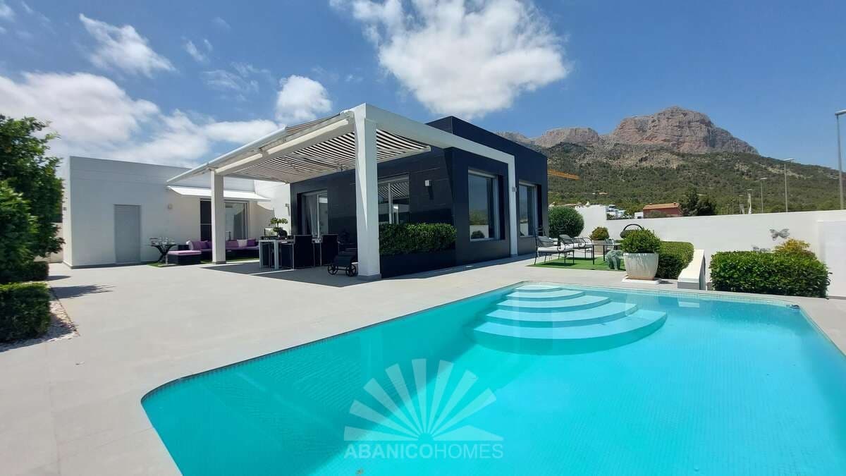 2 makuuhuone Huvila myytävänä paikassa Polop mukana uima-altaan 
autotalli - 530 000 € (Ref: 9177162)