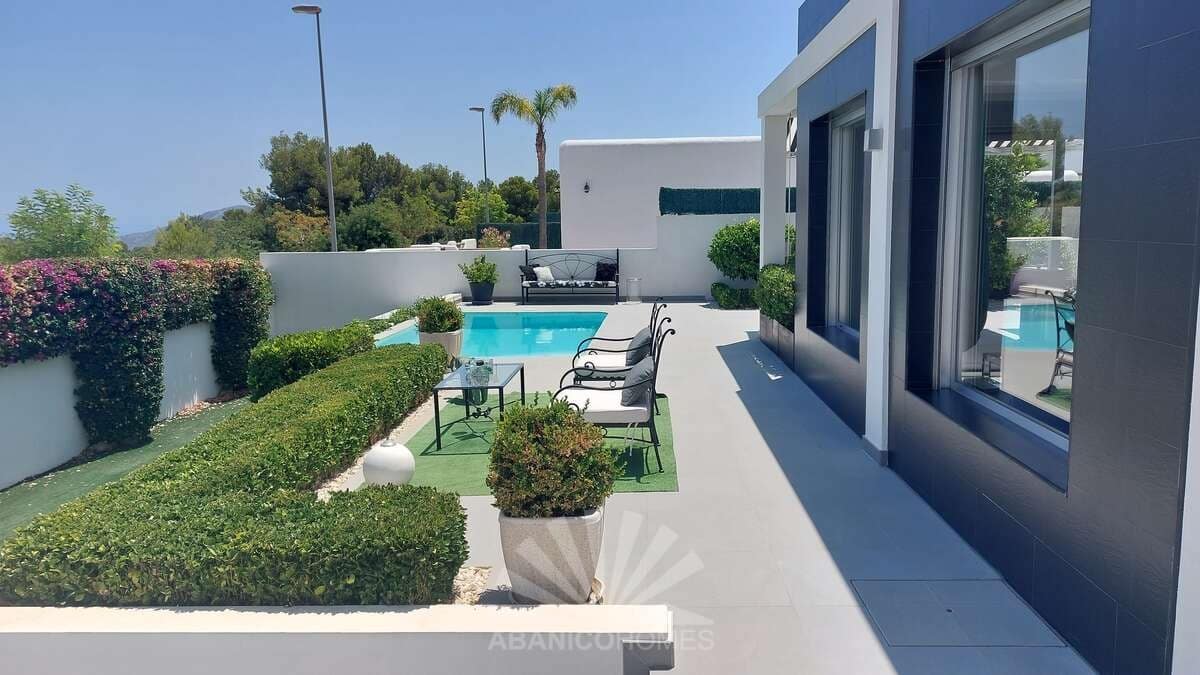 2 makuuhuone Huvila myytävänä paikassa Polop mukana uima-altaan 
autotalli - 530 000 € (Ref: 9177162)