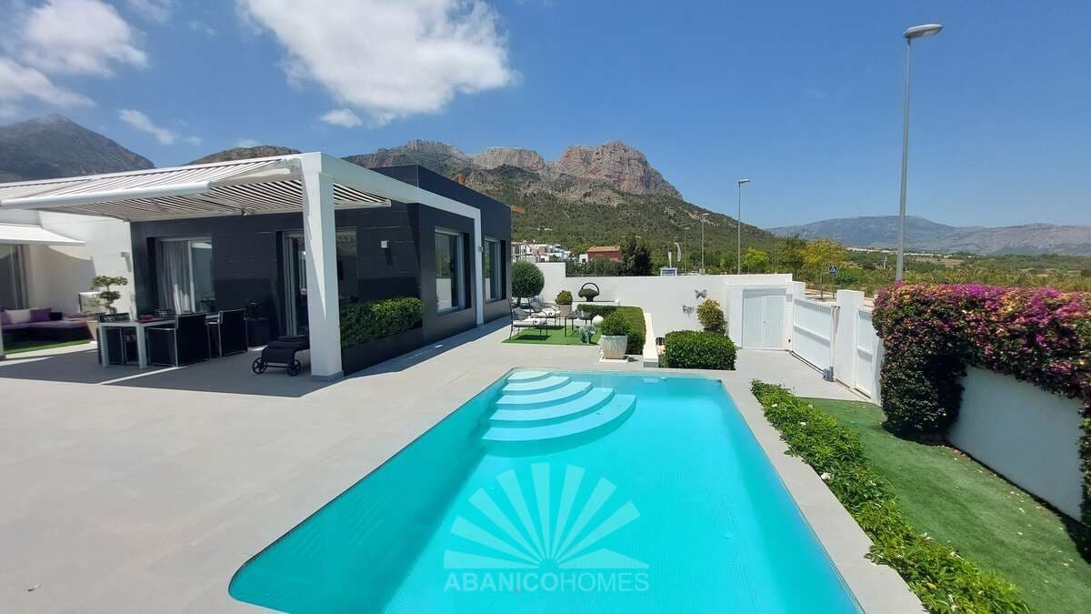 2 makuuhuone Huvila myytävänä paikassa Polop mukana uima-altaan 
autotalli - 530 000 € (Ref: 9177162)