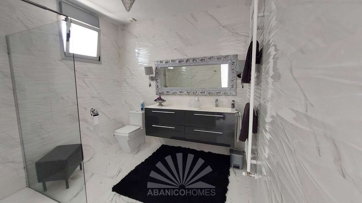 2 makuuhuone Huvila myytävänä paikassa Polop mukana uima-altaan 
autotalli - 530 000 € (Ref: 9177162)