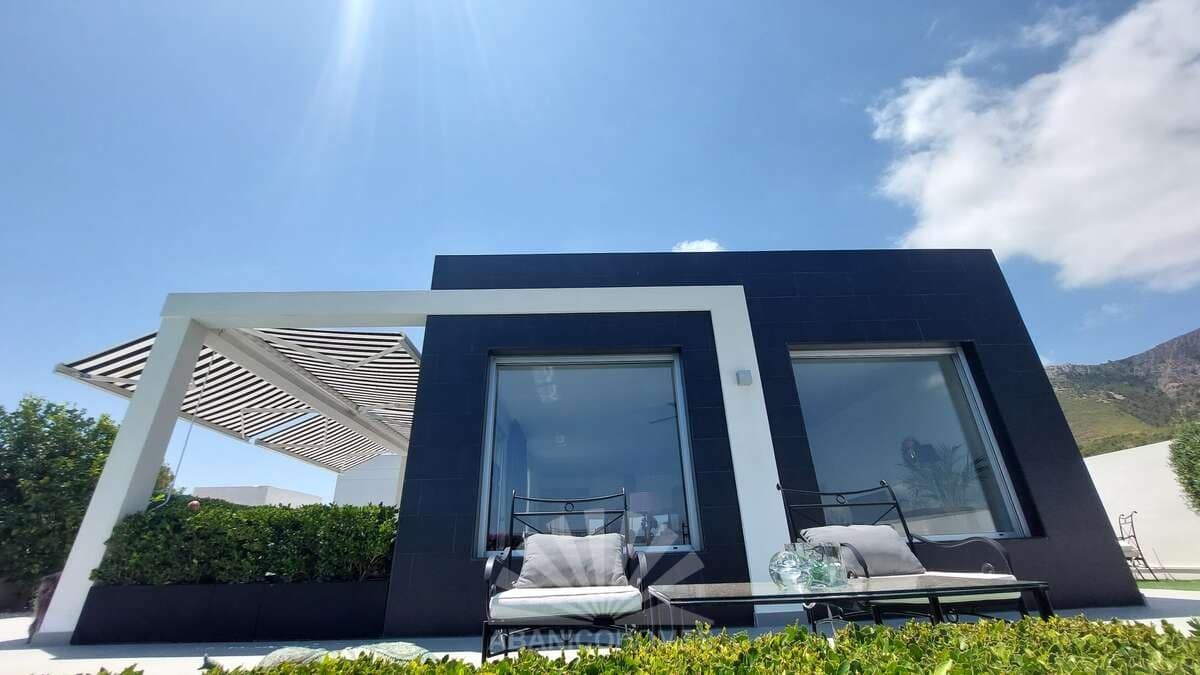 2 makuuhuone Huvila myytävänä paikassa Polop mukana uima-altaan 
autotalli - 530 000 € (Ref: 9177162)