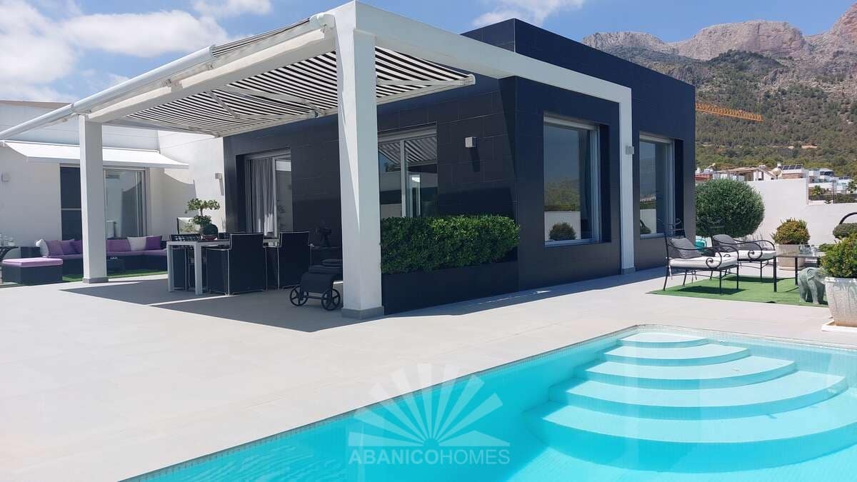 2 makuuhuone Huvila myytävänä paikassa Polop mukana uima-altaan 
autotalli - 530 000 € (Ref: 9177162)