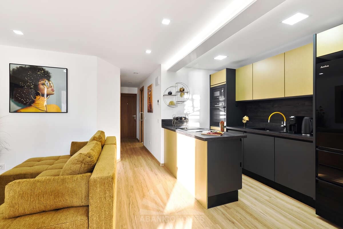 2 bedroom Apartment for rent in Benidorm with pool garage - € 2,500 (Ref: 9816811)