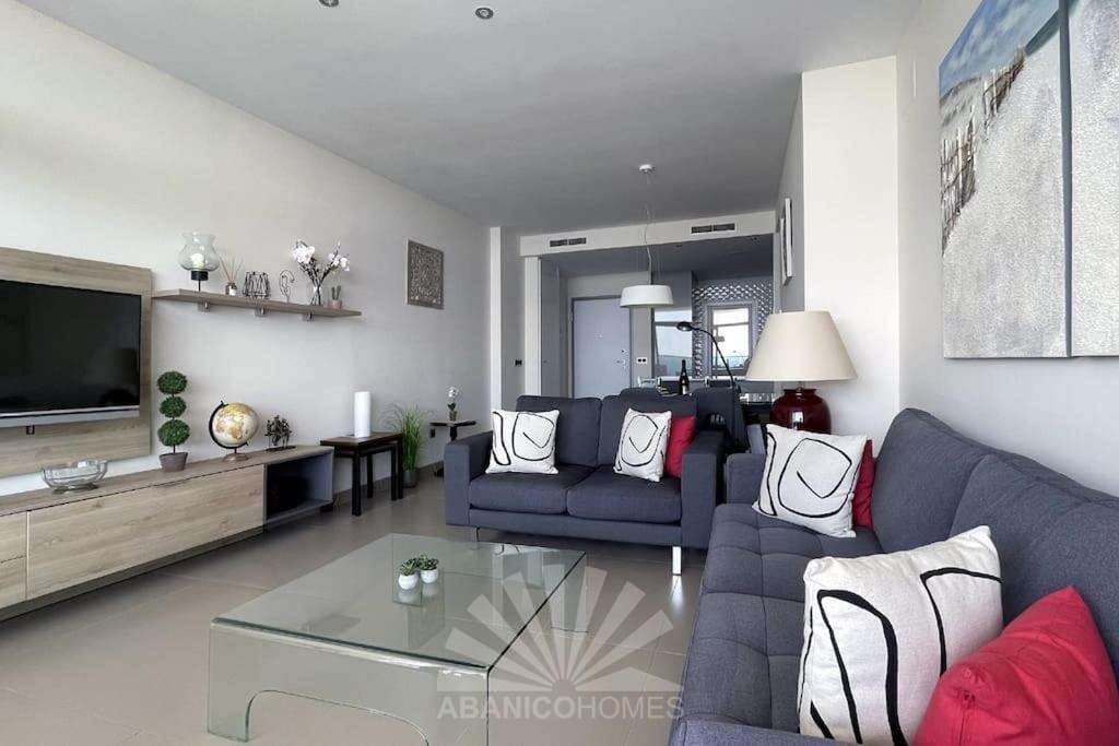 2 bedroom Apartment for rent in Benidorm with pool garage - € 4,000 (Ref: 9816812)