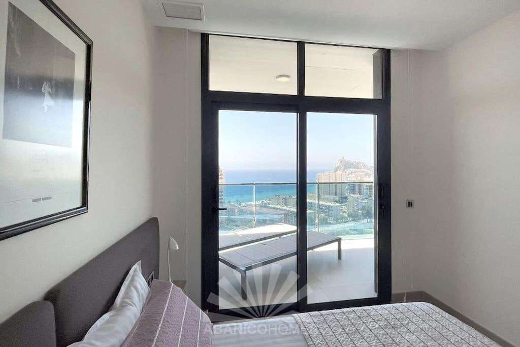 2 bedroom Apartment for rent in Benidorm with pool garage - € 4,000 (Ref: 9816812)