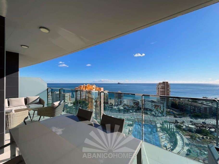 2 bedroom Apartment for rent in Benidorm with pool garage - € 4,000 (Ref: 9816812)