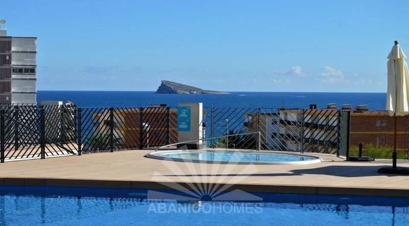 2 bedroom Apartment for rent in Benidorm with pool garage - € 4,000 (Ref: 9816812)