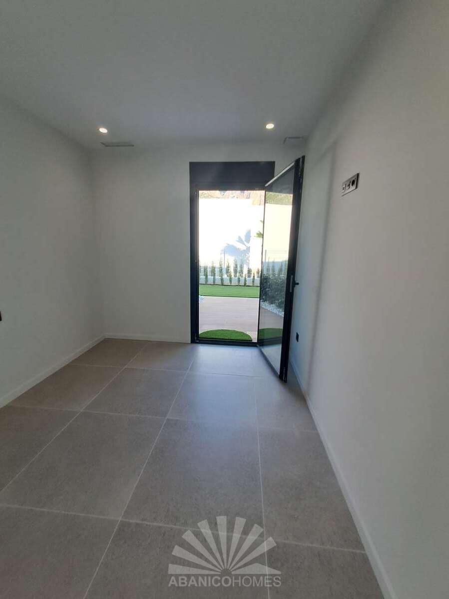 3 bedroom Villa for sale in Polop with pool - € 549,000 (Ref: 9819761)