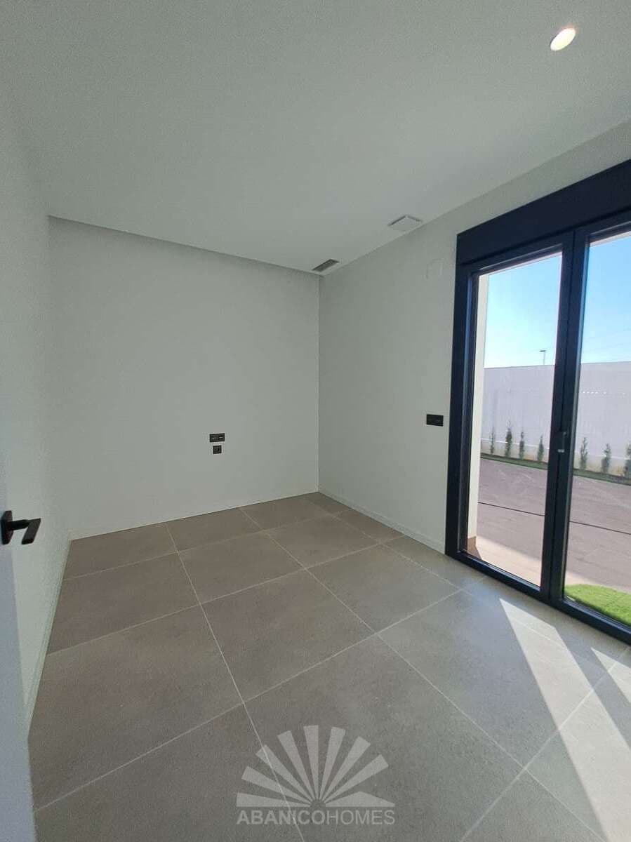 3 bedroom Villa for sale in Polop with pool - € 549,000 (Ref: 9819761)